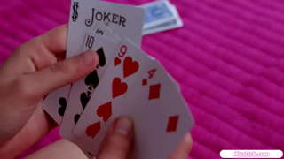 Malgrandaj mamoj blonda havas veran fio en ŝia dormoĉambro.Ili kisas kaj suĉi paruoj antaŭ ol ŝi formangxas siajn razis pussy.Ŝi facerides la petite infaneto en 69er