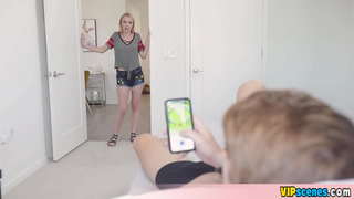 Maliit na hakbang SIS loses kanyang virginity sa Bro