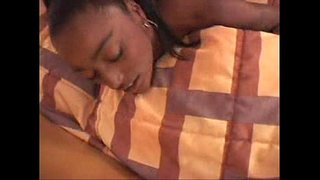 Ebony College Meisje wordt geneukt in een Hotel in Amateur Homemade Porno Video