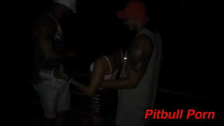 Fudemos na urca in het midden van de straat