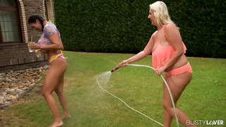 Ţ�界線を挿入、Titty吸二Bustyレズビアン