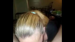 Аялы-шлюха глотает кезектеги жүк