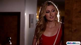 Post adventum autem sero domum iterum eam busty stepmom iudicat illa erit lesbia.In stepdaughter ut titsucked licks in milf pussy et facesits eius