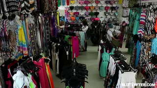 ���ிளாண்டி டீன் ஹேலி சீட்டு, உறிஞ்சும், சேவல், மற்றும், பெறுவது, அவளை அவளது fucked பெருமளவில் அதே நேரத்தில்