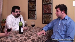 Footjob - Pamajikan nutup dina tabel deal bisnis