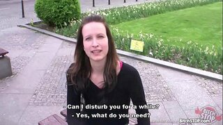 ���ွေးရပ်တန့်-ငန်းလိုပက်ဇ်သံုးေသာပြည်သူ့အိမ်သာ