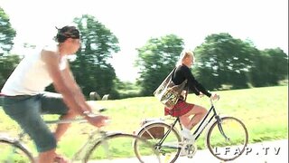 Жас және әдемі студент Үлкен сиськи ауыр sodomisee et prise en Қос p