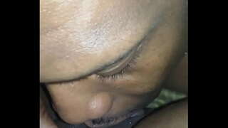 вылизываю իր նշան