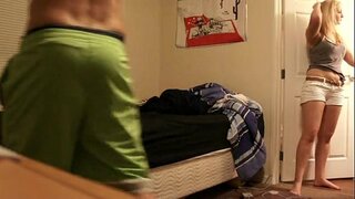 ���ိန်းကလေးစီးနင်း