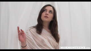 Залуу Мормоны Охин Чинжүү Xo Sucks Сүмийн Эзэд Хойлог Ард Нь Цагаан Хуудас