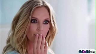 Üvey anne Mona AJ squirt teknikleri öğretmek