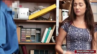 LP ажилтан licked болон fucked Лили Адамс нойтон pussy-д doggystyle