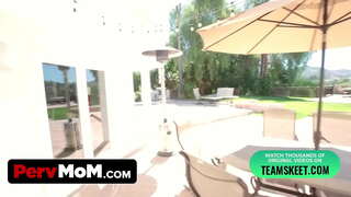 ���ါဂရုငါ့ Stepmom နဲ့ရန်နှင့်သူမလာျ