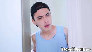 Лепу црну красотку тешко трахнули