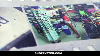 Ã�ィーン金髪は夜勤従業員が店内に置かれています。の役員に逮捕された人のための盗難朝にシフト報告書氏がんでは1又は2です。当社の役員を引き出す彼のちびきんなのです。に返したlicksとfucks彼女の滑り.