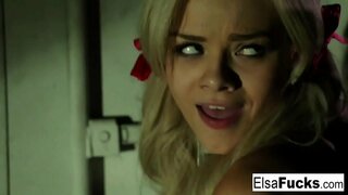 Blond babe saab tagus