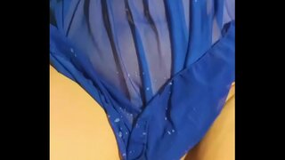 Супруга изоставља дупе с. чини селфи и добија сперму