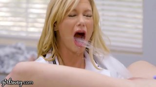 Adolescente Salpica Todo Caliente Y Tetona Lesbiana Médico