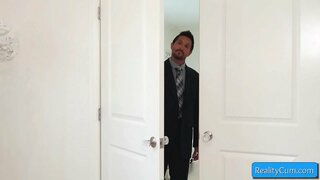 Cutie tiener blondie voer ongelooflike kom op&#039;n massiewe wit piel en is lief vir dit