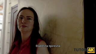 TUTOR4K. వ్యక్తి చెప్పారు గురువు ఆమె తప్పక వ్యాప్తి కాళ్ళు పొందడానికి కొన్ని డబ్బు కోసం పాఠం