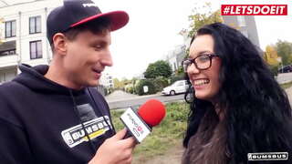 LETSDOEIT - Lilly Foxx - Plagen Jongens Vinden Een Nieuw Meisje Voor Hun Nieuwe Scene